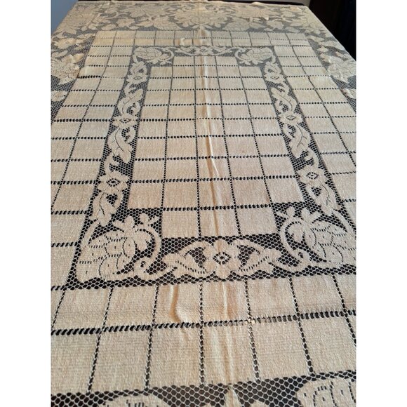 Vintage Ecru / tan lace 70x58 Tablecloth MCM Rectangle - Picture 5 of 10